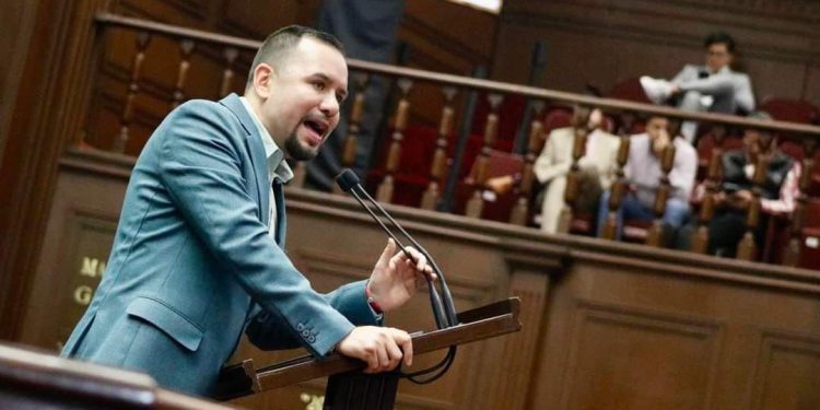 Propone Reyes Galindo ley para dignificar el trabajo doméstico en Michoacán