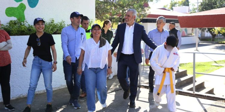 Supervisa Bedolla obras en primaria Casa Hogar Vivan los Niños