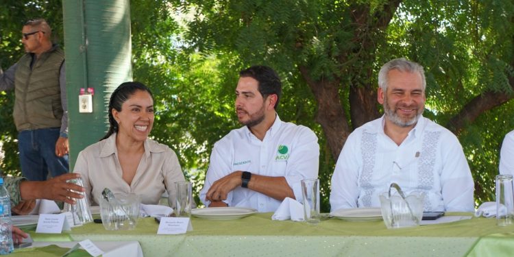 La diputada Fanny Arreola felicitó a la Asociación de Citricultores de Apatzingán, por sus 15 años de existencia.
