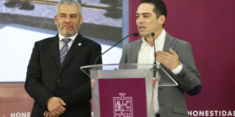 Presenta Bedolla proyecto de nuevo distribuidor vial en mercado de abastos