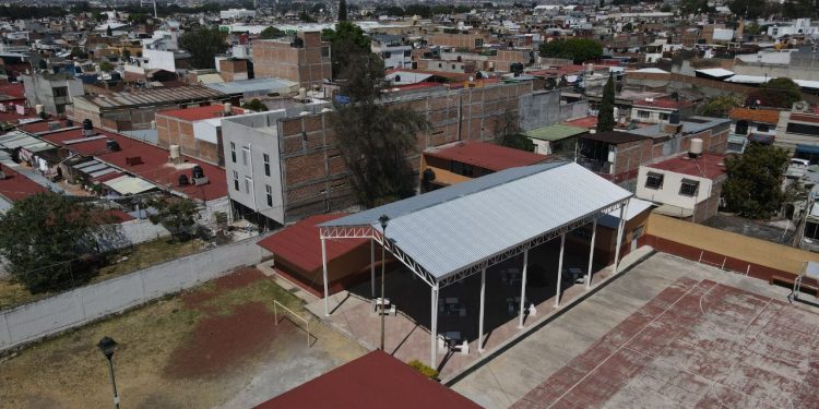 SCOP y SEE entregan obras educativas en Morelia y Tarímbaro por 13 mdp