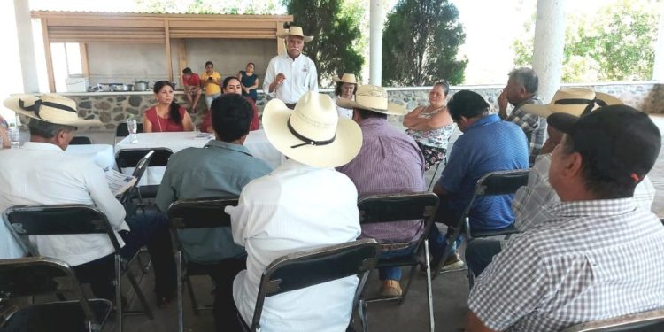 Presenta Sader programas contra la sequía a ganaderos de Tuzantla y Susupuato