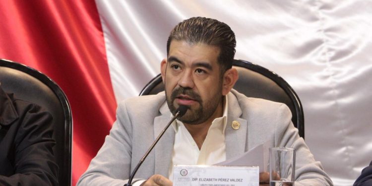 Acudirá grupo plural de diputados a Maravatío tras homicidios de candidatos: Paco Huacus.