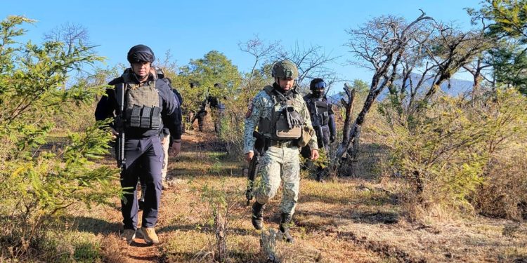 Mantienen agentes estatales y federales operativos para la prevención del delito en Uruapan