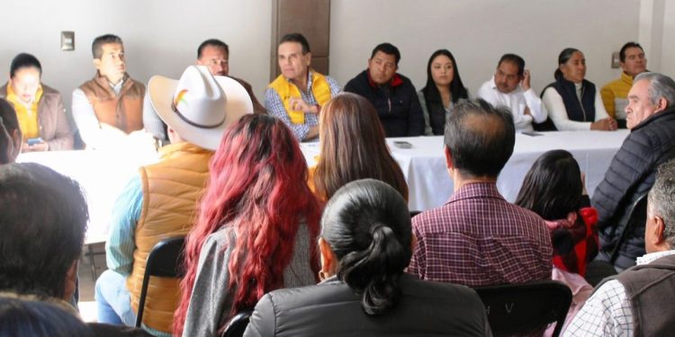 Me quedo en el PRD y voy a participar por el distrito de Zitácuaro: Silvano Aureoles