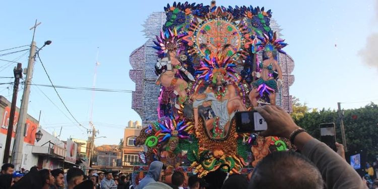 Toritos de más de 4 metros de altura te esperan en el carnaval de Tarímbaro