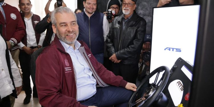 Icatmi, a la vanguardia en capacitación eléctrica para autos híbridos: Bedolla