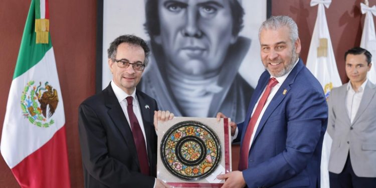 Embajada de Reino Unido acompañará propuesta de reforma ambiental: Bedolla