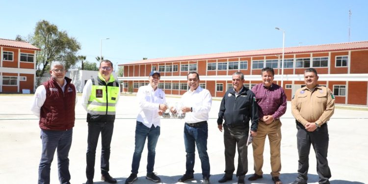 Recibe Fiscalía General llaves del Complejo Sentimientos de la Nación