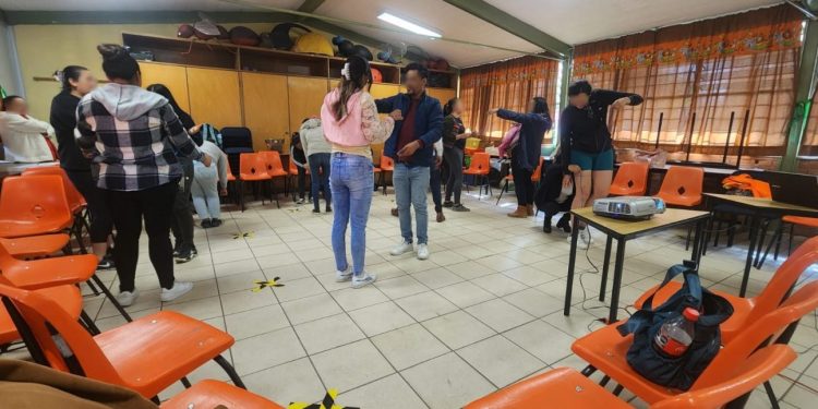 Comparte CMASC taller sobre Resolución de Conflictos a madres y padres de familia del CAPEP No. 1 en Morelia