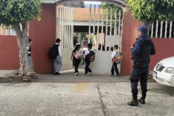 Guardia Civil cuida a estudiantes con programa Escuela Segura