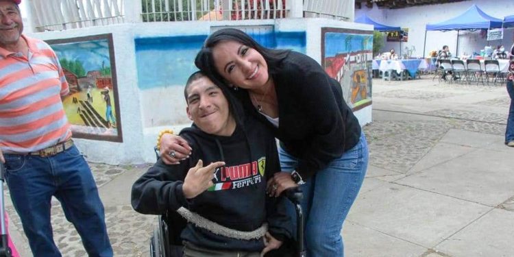 Hay que ahondar acciones para atención de niñas y niños en situación de abandono: Lupita Díaz