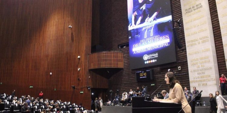 La diputada Macarena Chávez conmemora el 77 Aniversario del reconocimiento de las Mujeres a votar y ser votadas en el ámbito Municipal.