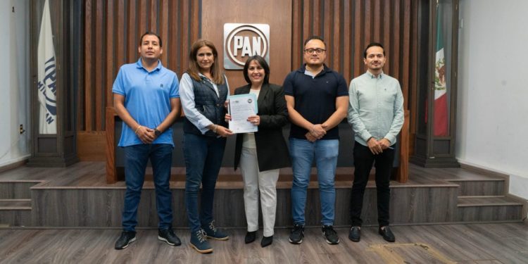 Va Lariza Pérez en busca de candidatura para diputación por Distrito IV de Jiquilpan