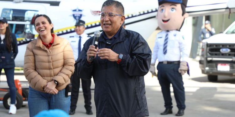 Pequeño Gran Guardia Civil recibe a niñas y niños del CRIT