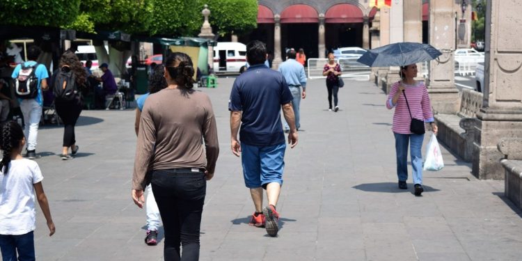 En época de calor evita estos horarios si realizas actividades al aire libre