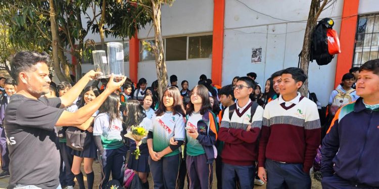Trabajan estudiantes del Cecytem en la prevención de adicciones