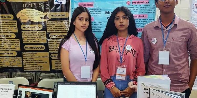 Estudiantes del Cecytem ganan dos oros con proyectos de ciencia