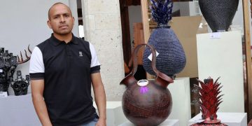 Concurso Artesanal de Uruapan da a alfarero de Zinapécuaro su primer premio