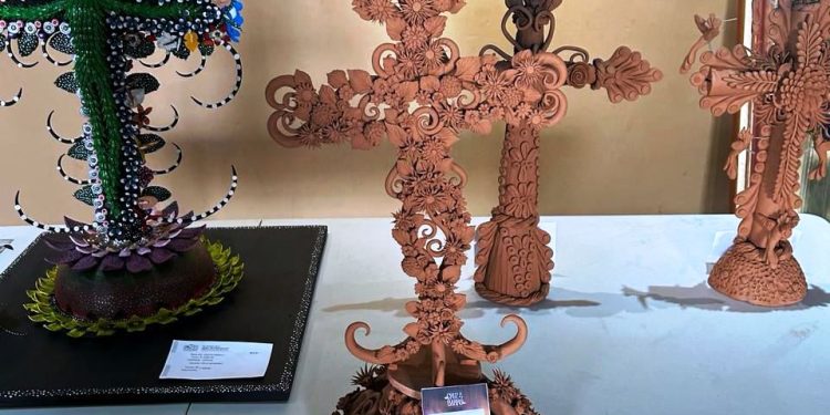 Mañana, último día para comprar tu cruz de barro en Capula