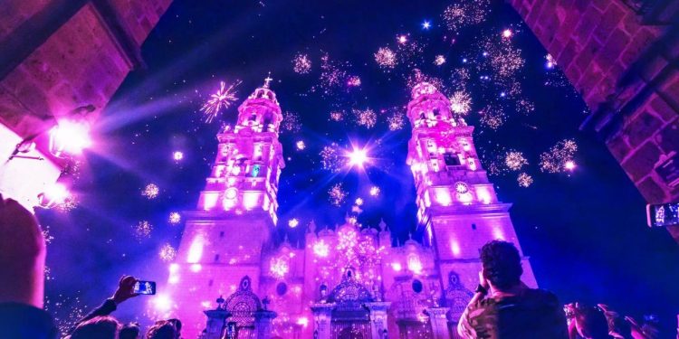 Invita Gobierno de Morelia al encendido de Catedral este sábado