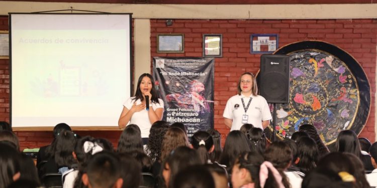 En Pátzcuaro, imparte Fiscalía General taller sobre manejo de emociones a estudiantes de secundaria