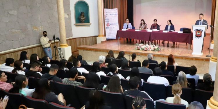 Más de 40 investigaciones pedagógicas se presentan en foro para docentes: SEE