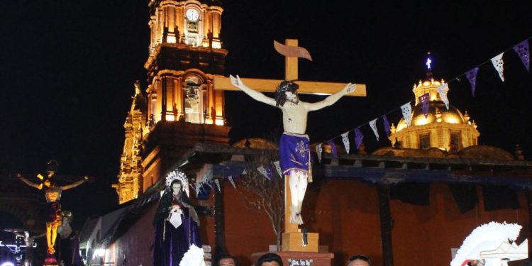 Procesión de los Cristos recorrió el Pueblo Mágico de Tlalpujahua