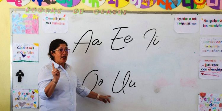 Docentes de Zitácuaro tendrán curso para mejorar enseñanza del lenguaje