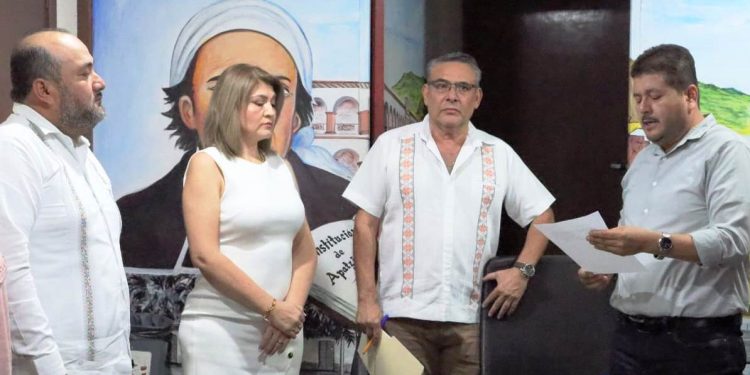 Nombran nueva secretaria de administración y finanzas en Apatzingán
