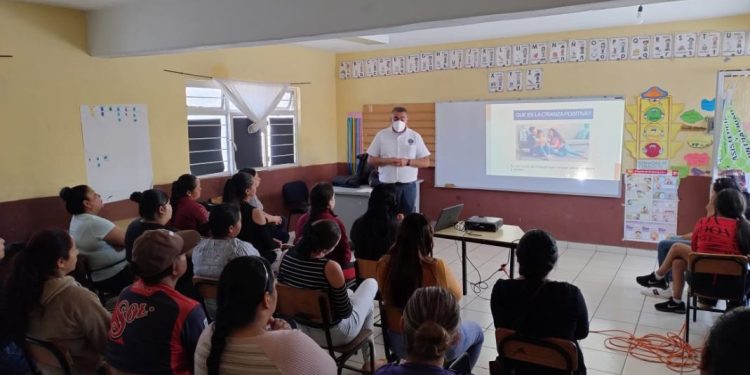 Realiza CMASC jornada de trabajo sobre prevención del bullying, crianza positiva y comunicación asertiva en escuela primaria de Zacapu