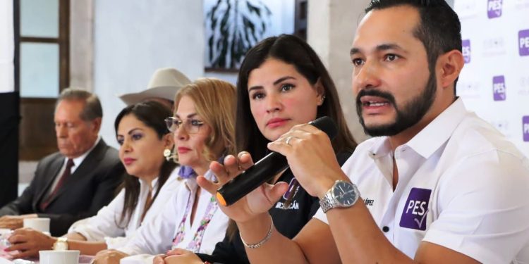 Superemos los estereotipos masculinos y eliminemos el machismo: Eder López