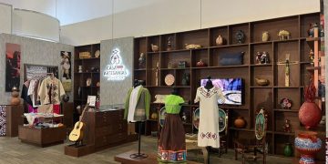 Presumen artesanías michoacanas en Feria Internacional de Franquicias