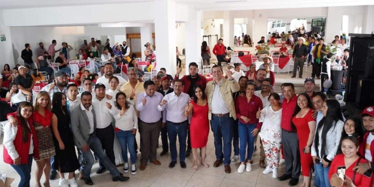 Inicia Gloria Tapia su registro ante la Comisión de Procesos Internos del PRI, para buscar la candidatura del Distrito de Zitácuaro