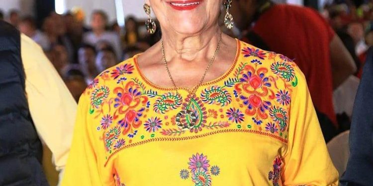 Formaliza Julieta Gallardo su registro como aspirante a la candidatura del Distrito de Puruándiro y recibe constancia