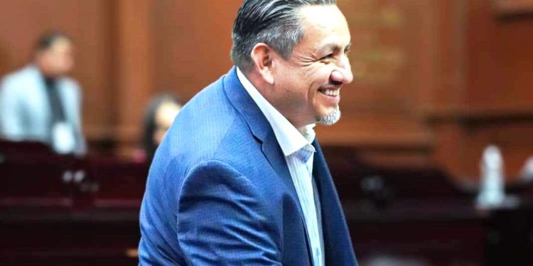 Educación en México, lejos de impulsar la equidad y la movilidad social: Víctor Manríquez