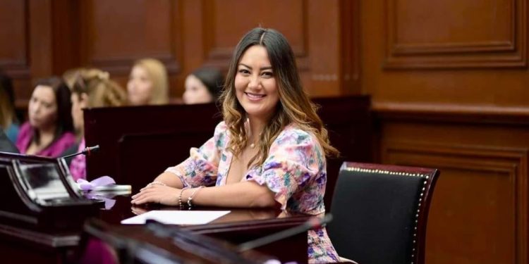 Exigencia de las mujeres no puede atenderse de manera aislada y fragmentada: Mónica Valdez