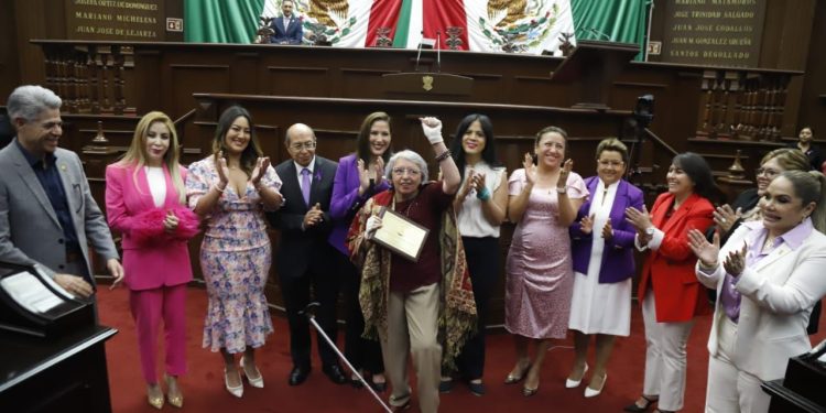 Entrega 75 Legislatura Condecoración “Mujer Michoacana 2024”, a Rosa Citlali Martínez