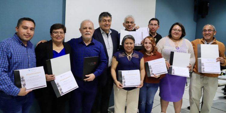 Fomentando el trabajo comunitario y el aprendizaje colaborativo entre docentes y estudiantes; concluye con éxito el Curso Taller de Educatrónica