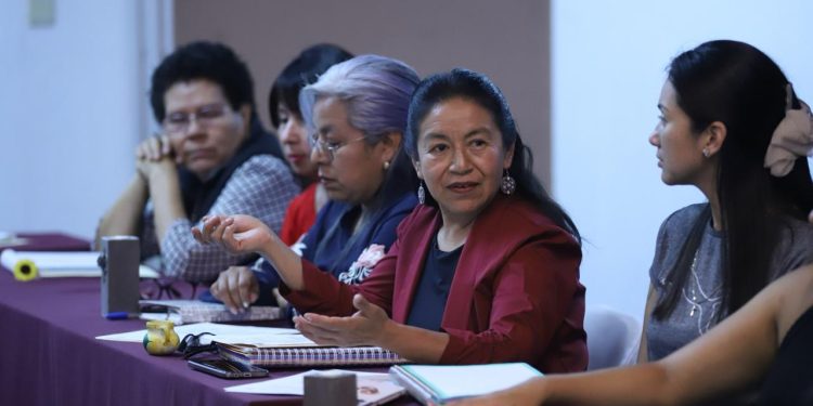 Docentes, papás y mamás trabajarán en equipo a favor de la igualdad: SEE