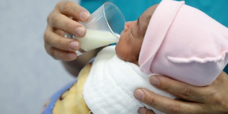 Conoce las señales de alerta que indican que un menor está deshidratado