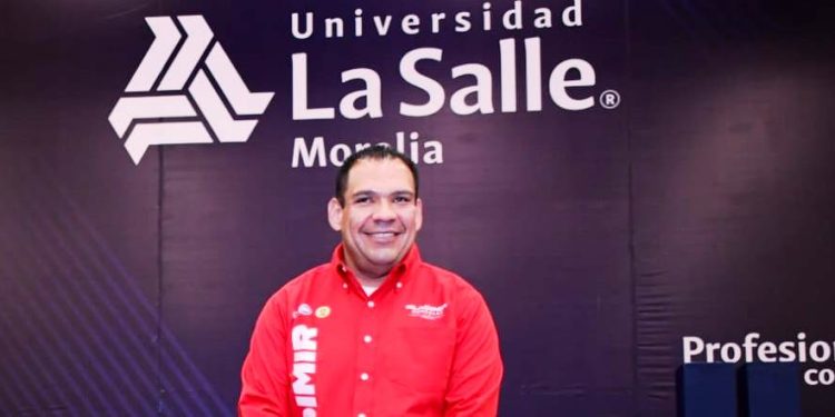 Conversa Bladimir González con estudiantes de la Universidad La Salle