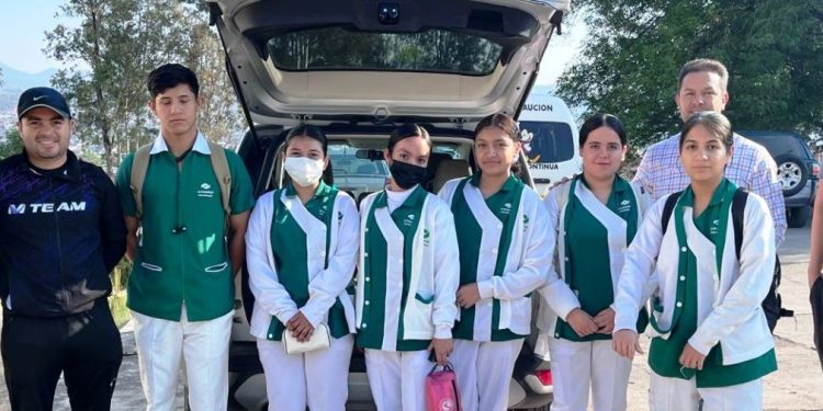 Estudiantes de Enfermería del Conalep contribuyen a la comunidad