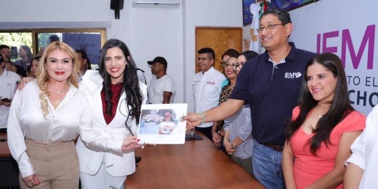 Imparable, Giulianna Bugarini se registra por el distrito 11 de Morelia