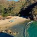 Descubre la Playa del Amor en este recorrido en lancha por la Costa Michoacana