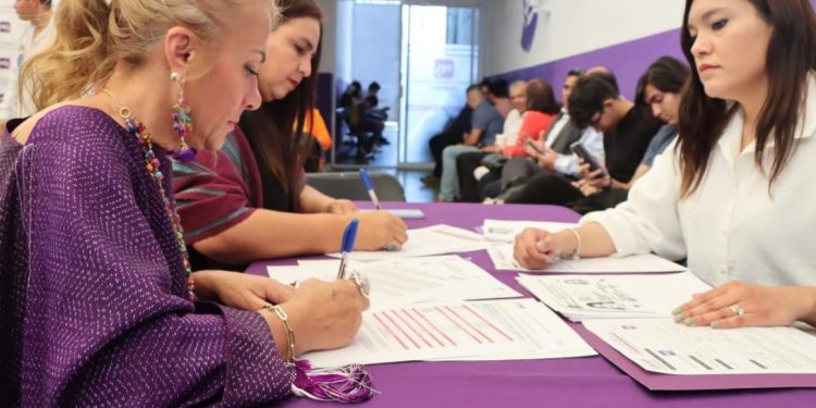 Luz García trabajará por las familias del Distrito 15 de Pátzcuaro