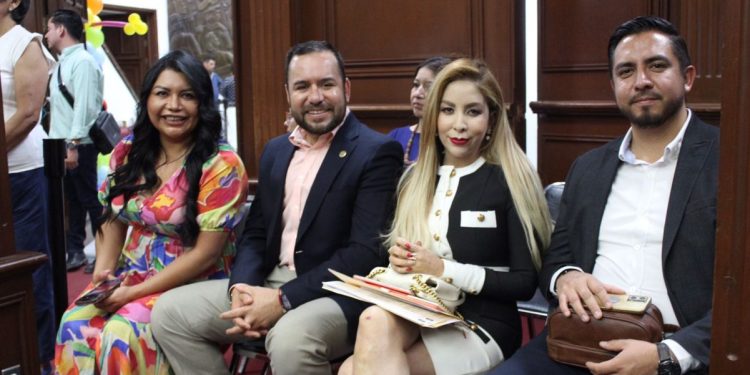 Belinda Hurtado realiza con éxito, Parlamento Infantil del Distrito 12