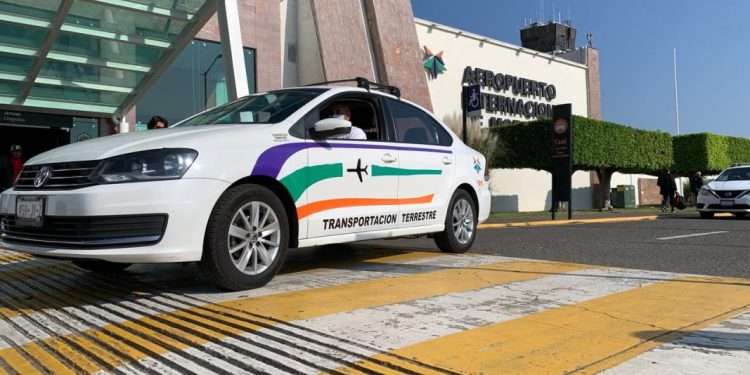 Celebra Alfonso Martínez regresen los vuelos al AICM