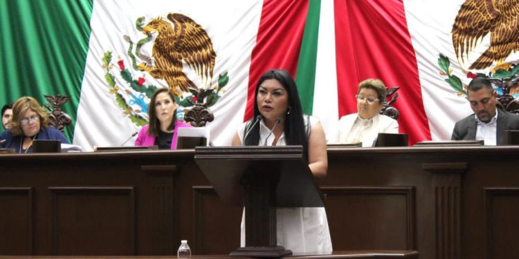 Propone Brenda Fraga tipificar como delito el reclutamiento de menores en Michoacán