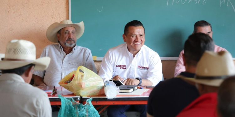 Torres Piña atiende y gestiona soluciones a demandas de morelianos